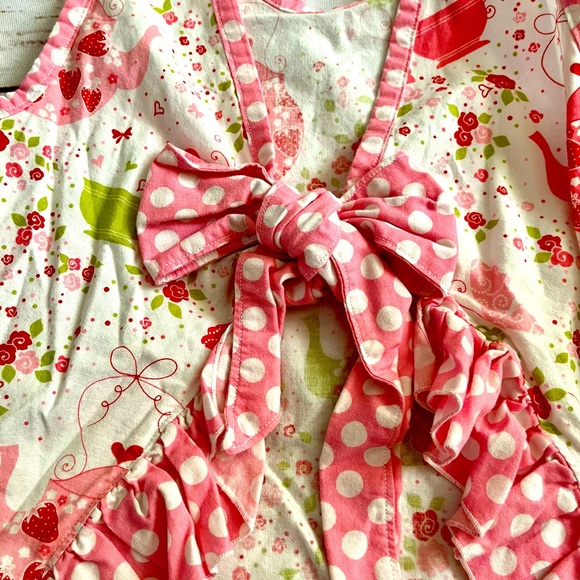 Handmade by Etsy maker J. Marie 2 piece outfit featuring strawberries and tea - Picture 7 of 11